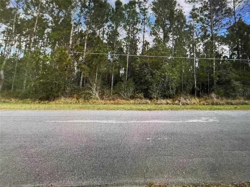 En Venta: $135,000 (1.03 acres)