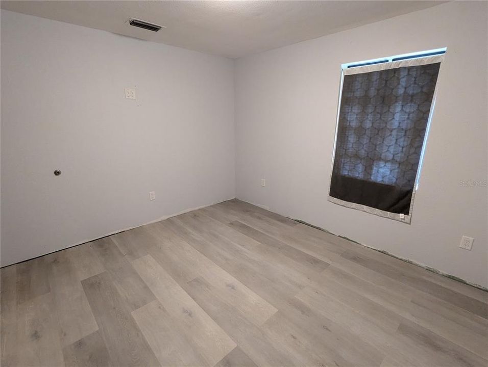 Active With Contract: $150,000 (2 beds, 1 baths, 841 Square Feet)