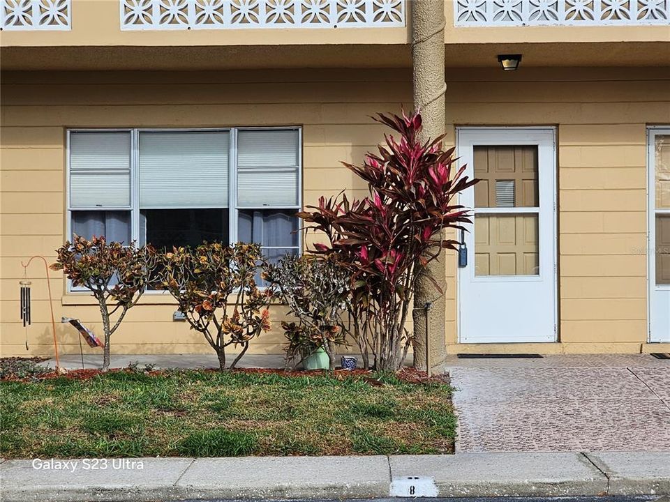 For Rent: $1,350 (1 beds, 1 baths, 825 Square Feet)