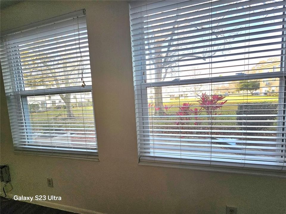 For Rent: $1,350 (1 beds, 1 baths, 825 Square Feet)