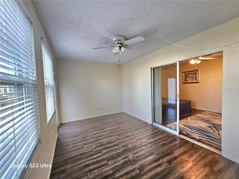 For Rent: $1,350 (1 beds, 1 baths, 825 Square Feet)