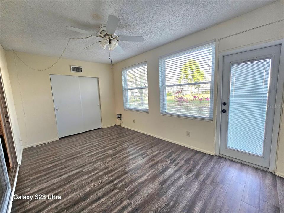 For Rent: $1,350 (1 beds, 1 baths, 825 Square Feet)