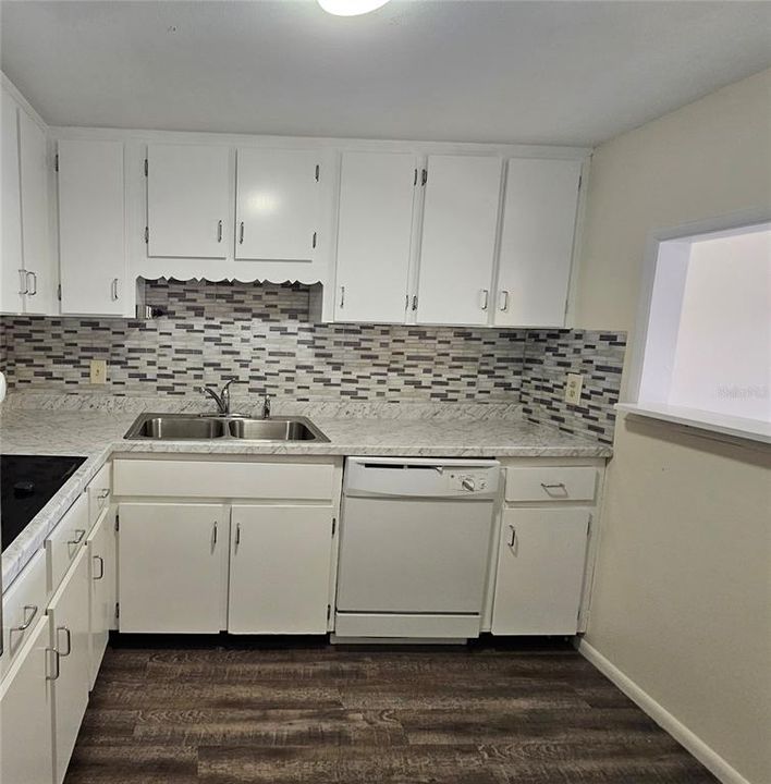 For Rent: $1,350 (1 beds, 1 baths, 825 Square Feet)