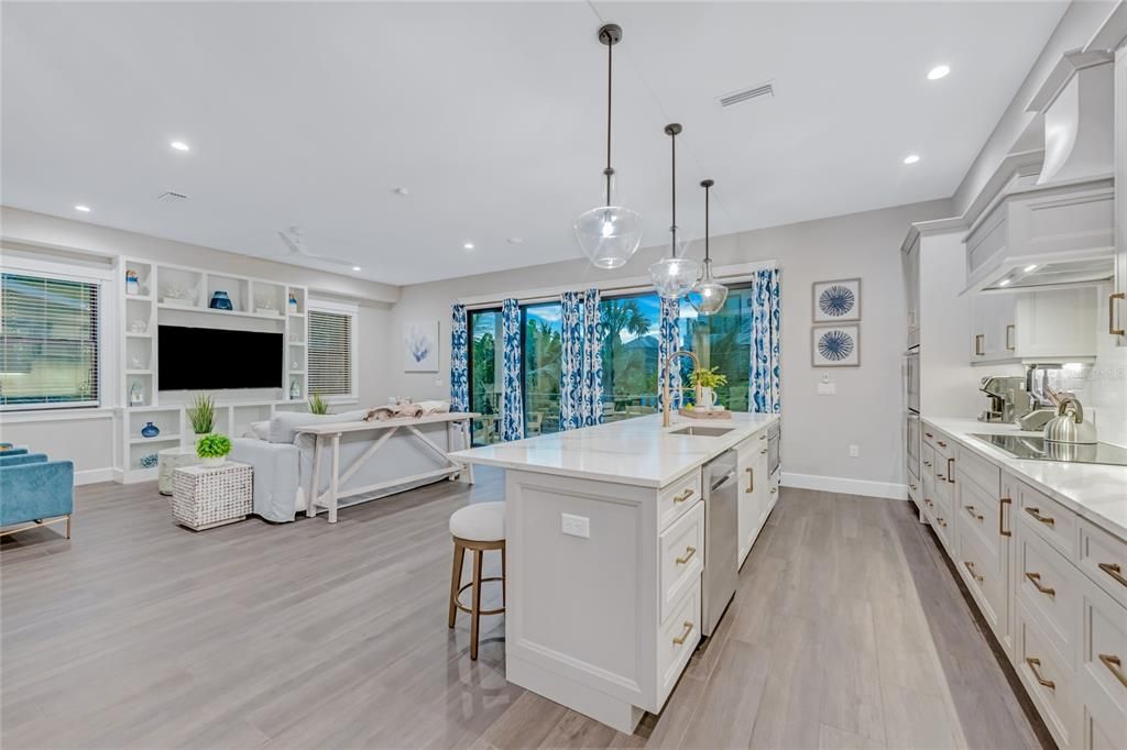 For Sale: $3,945,000 (6 beds, 6 baths, 3601 Square Feet)