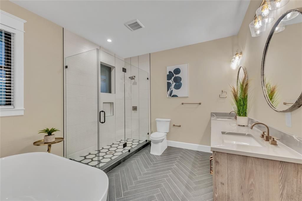 For Sale: $3,945,000 (6 beds, 6 baths, 3601 Square Feet)