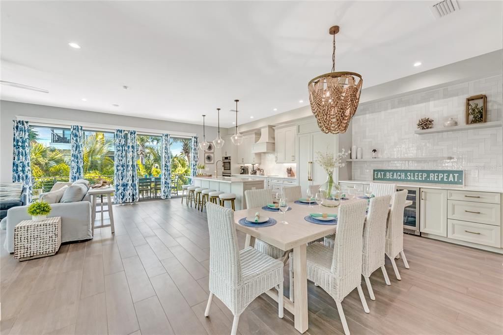 For Sale: $3,945,000 (6 beds, 6 baths, 3601 Square Feet)