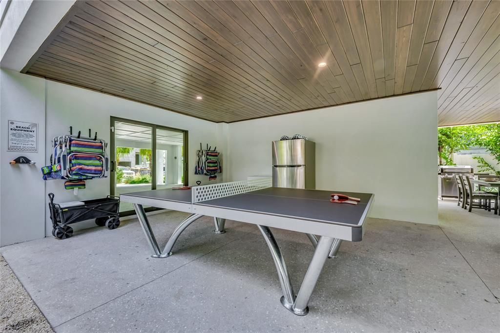 For Sale: $3,945,000 (6 beds, 6 baths, 3601 Square Feet)
