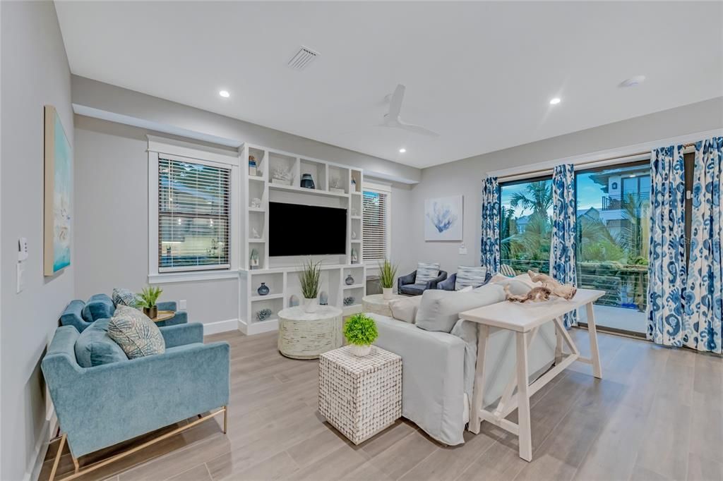 For Sale: $3,945,000 (6 beds, 6 baths, 3601 Square Feet)