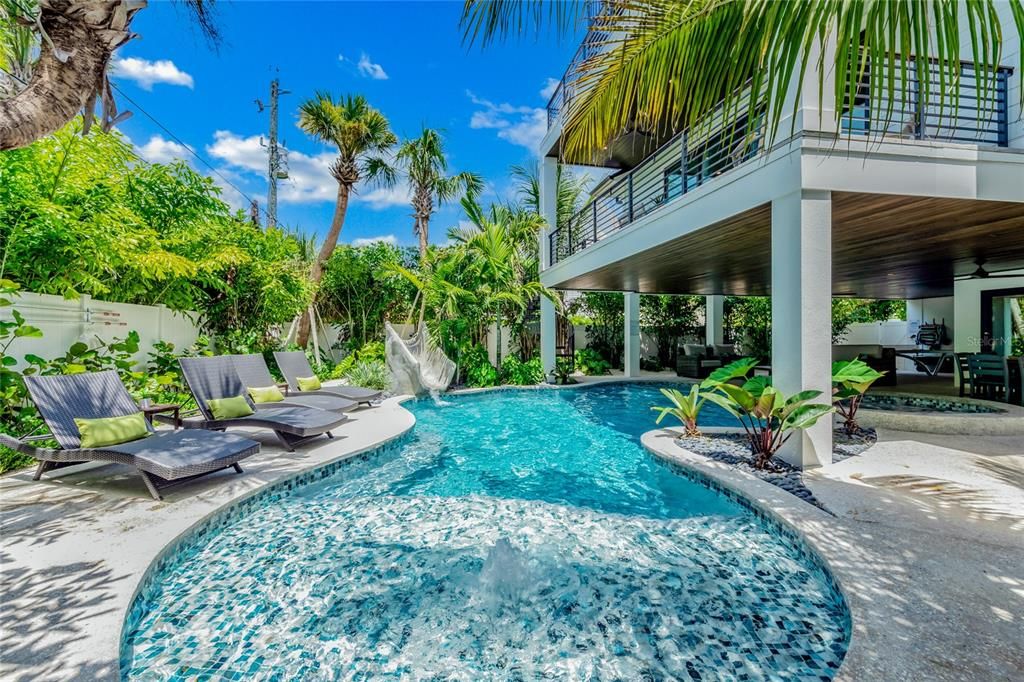 For Sale: $3,945,000 (6 beds, 6 baths, 3601 Square Feet)