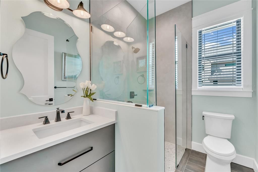 For Sale: $3,945,000 (6 beds, 6 baths, 3601 Square Feet)