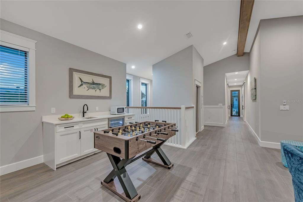 For Sale: $3,945,000 (6 beds, 6 baths, 3601 Square Feet)