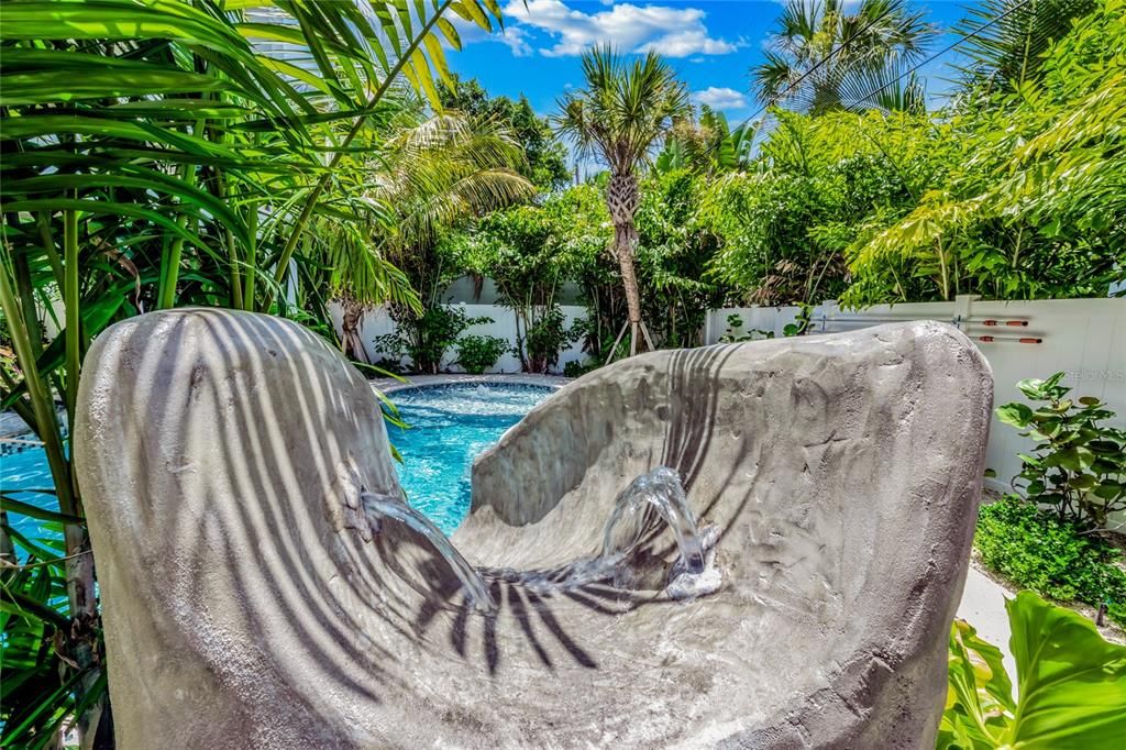For Sale: $3,945,000 (6 beds, 6 baths, 3601 Square Feet)