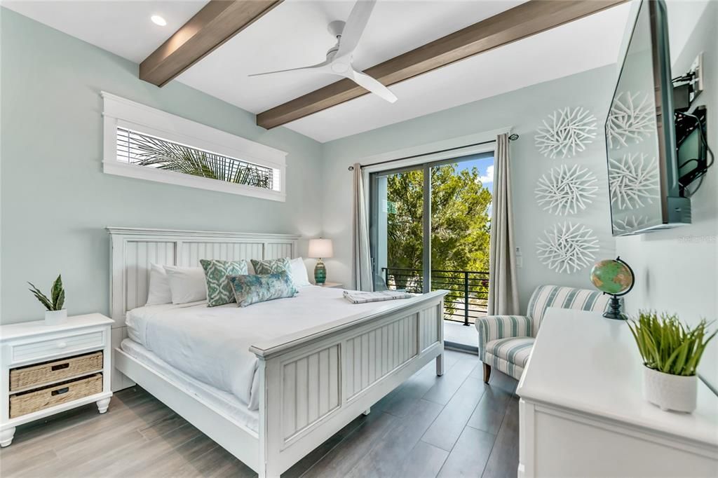 For Sale: $3,945,000 (6 beds, 6 baths, 3601 Square Feet)