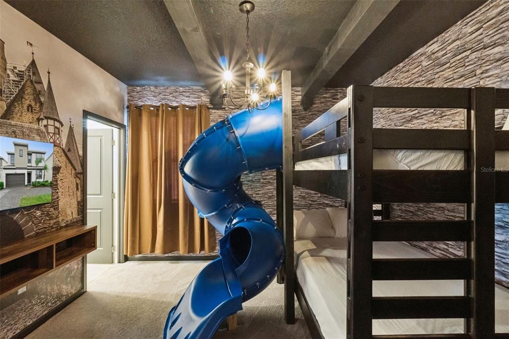 На продажу: $899,999 (12 спален, 11 ванн, 4762 Квадратных фут)