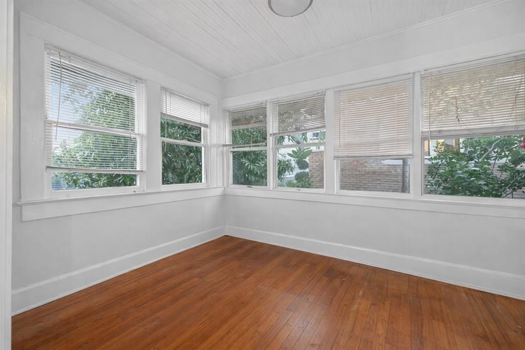 На продажу: $475,000 (4 спален, 0 ванн, 1364 Квадратных фут)