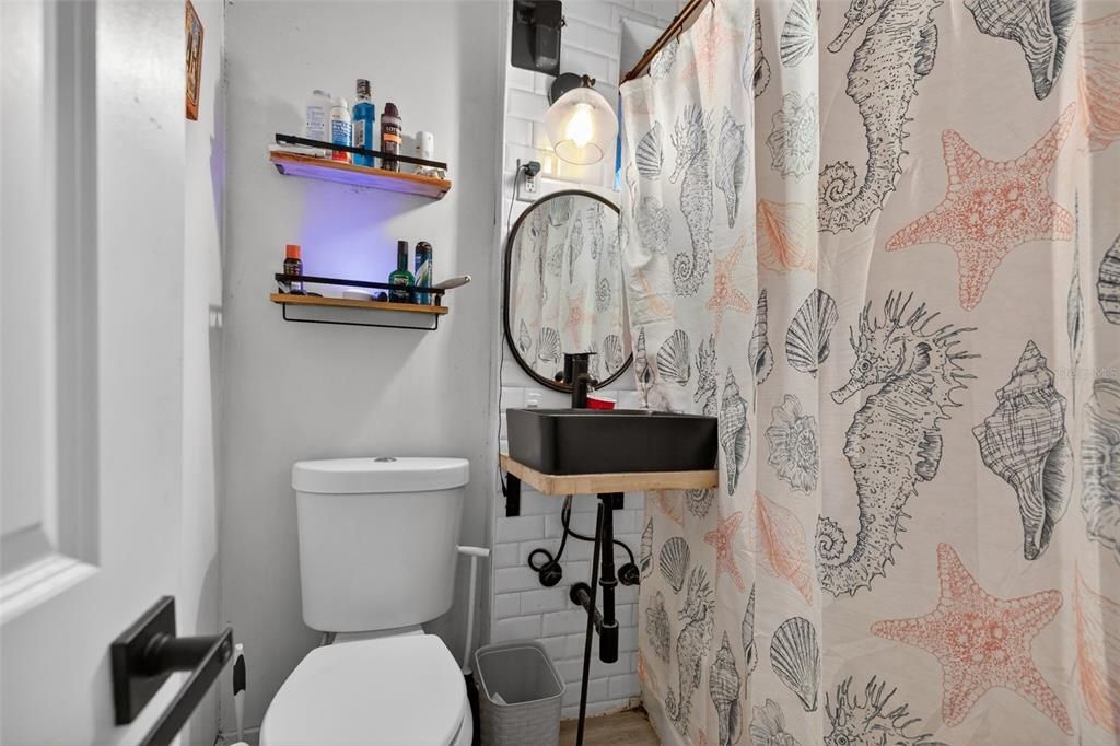 На продажу: $475,000 (4 спален, 0 ванн, 1364 Квадратных фут)