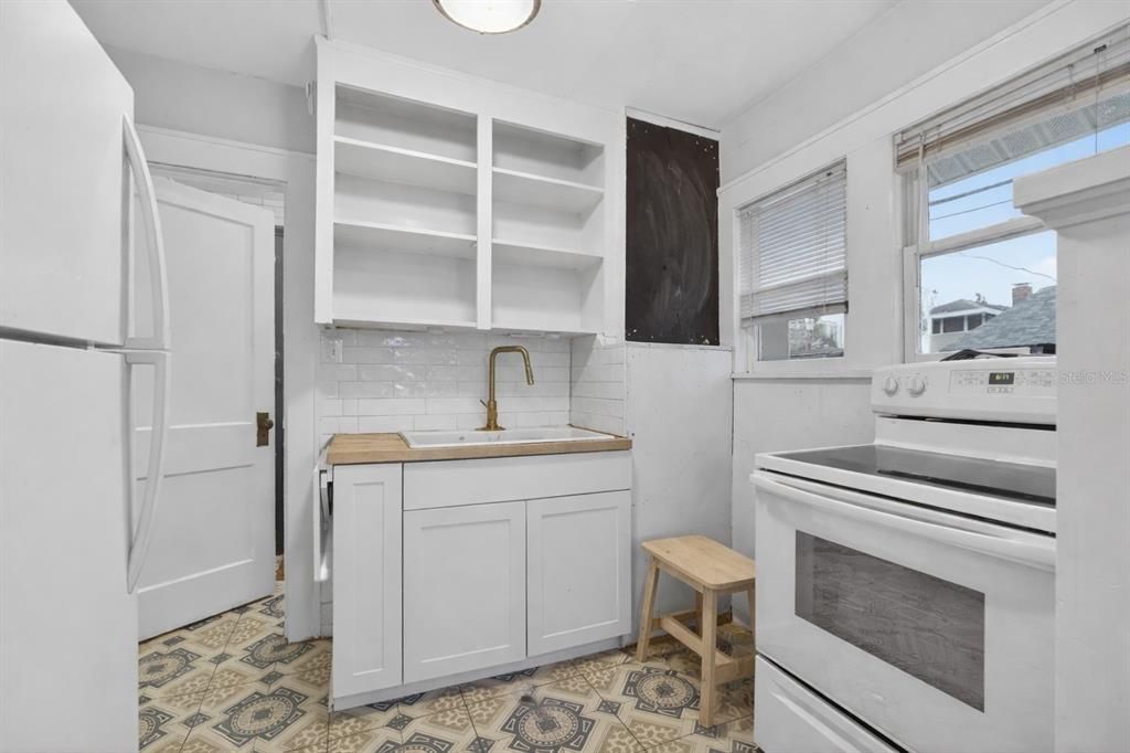 На продажу: $475,000 (4 спален, 0 ванн, 1364 Квадратных фут)