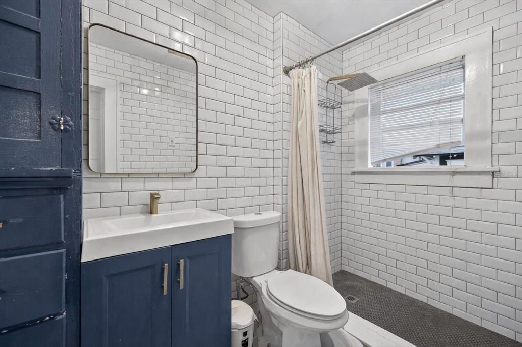 На продажу: $475,000 (4 спален, 0 ванн, 1364 Квадратных фут)