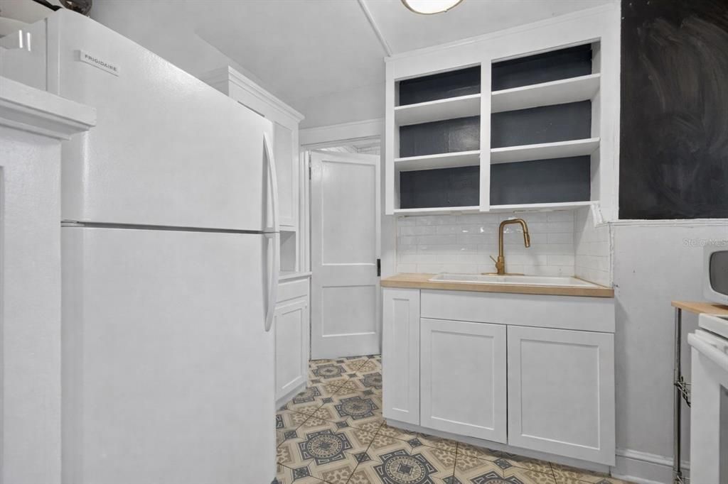 На продажу: $475,000 (4 спален, 0 ванн, 1364 Квадратных фут)