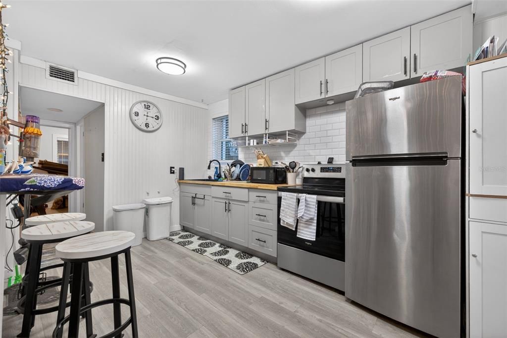 На продажу: $475,000 (4 спален, 0 ванн, 1364 Квадратных фут)