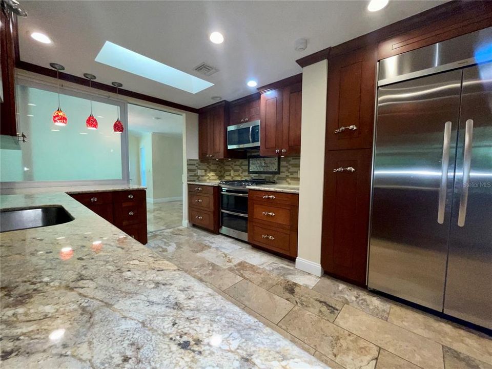 待售: $850,000 (4 贝兹, 2 浴室, 2934 平方英尺)