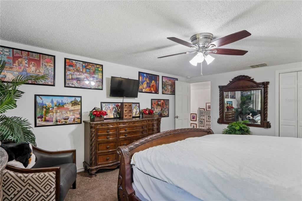 En Venta: $542,999 (4 camas, 3 baños, 2592 Pies cuadrados)