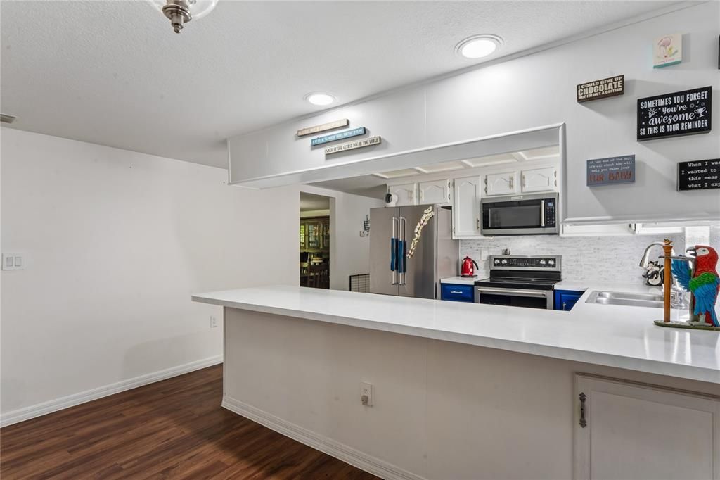 En Venta: $542,999 (4 camas, 3 baños, 2592 Pies cuadrados)
