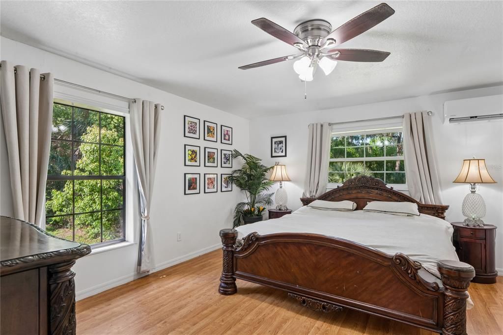 En Venta: $542,999 (4 camas, 3 baños, 2592 Pies cuadrados)