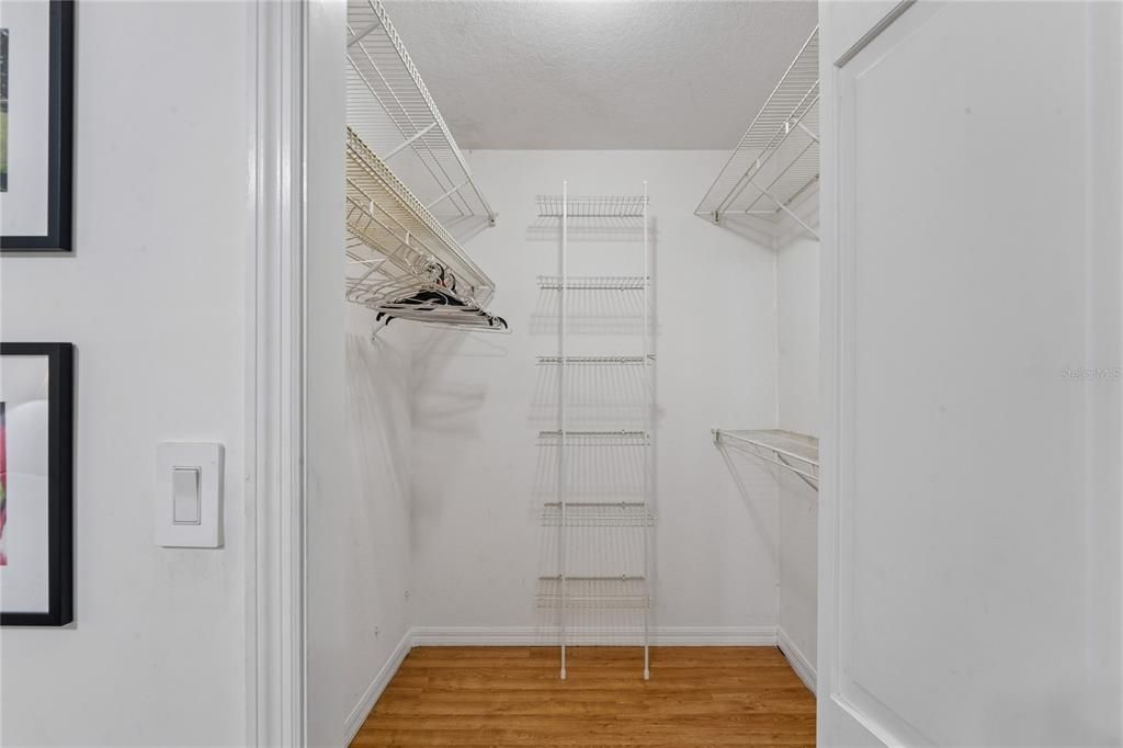 En Venta: $542,999 (4 camas, 3 baños, 2592 Pies cuadrados)