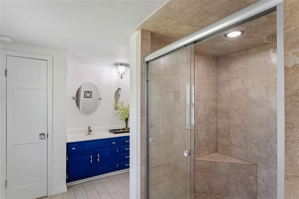 En Venta: $542,999 (4 camas, 3 baños, 2592 Pies cuadrados)