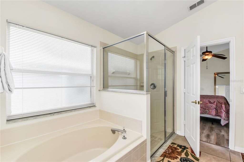 Activo con contrato: $499,900 (5 camas, 4 baños, 2136 Pies cuadrados)