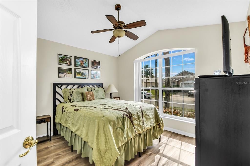 Activo con contrato: $499,900 (5 camas, 4 baños, 2136 Pies cuadrados)
