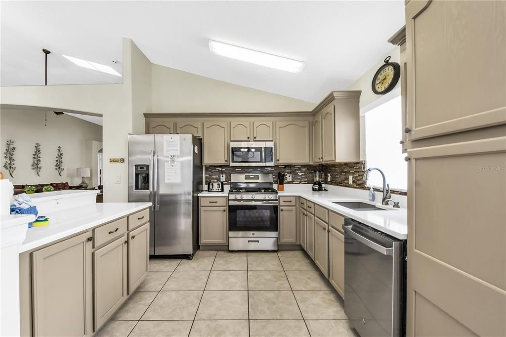 Activo con contrato: $499,900 (5 camas, 4 baños, 2136 Pies cuadrados)