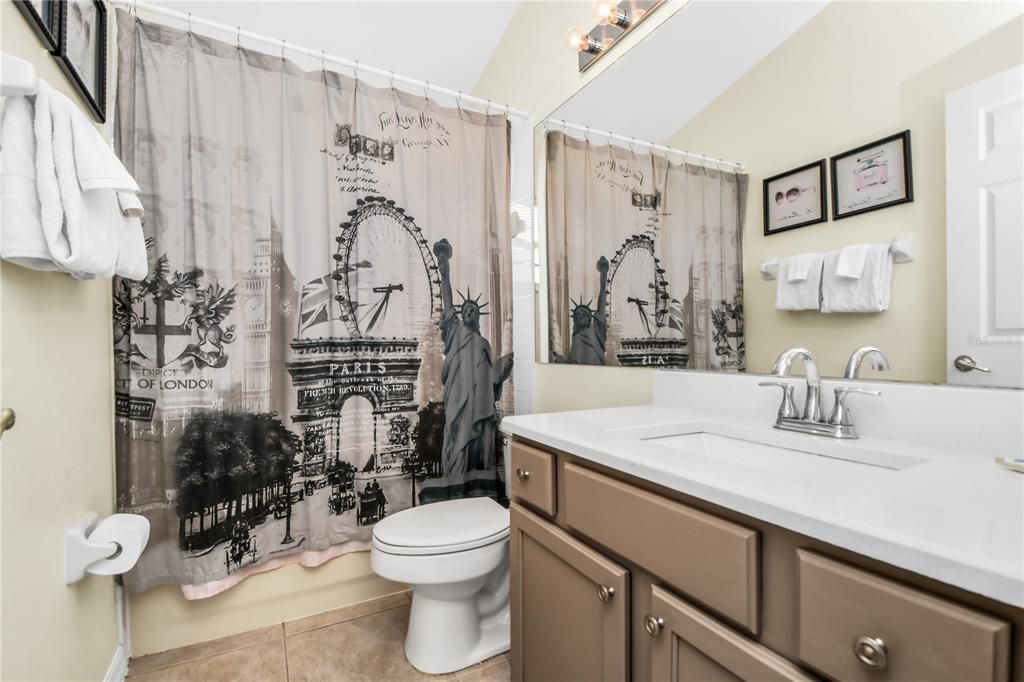 Activo con contrato: $499,900 (5 camas, 4 baños, 2136 Pies cuadrados)