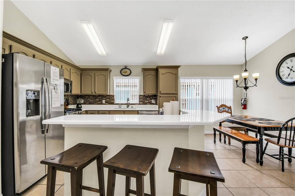 Activo con contrato: $499,900 (5 camas, 4 baños, 2136 Pies cuadrados)