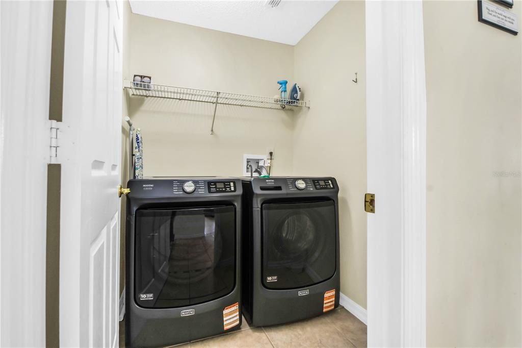 Activo con contrato: $499,900 (5 camas, 4 baños, 2136 Pies cuadrados)
