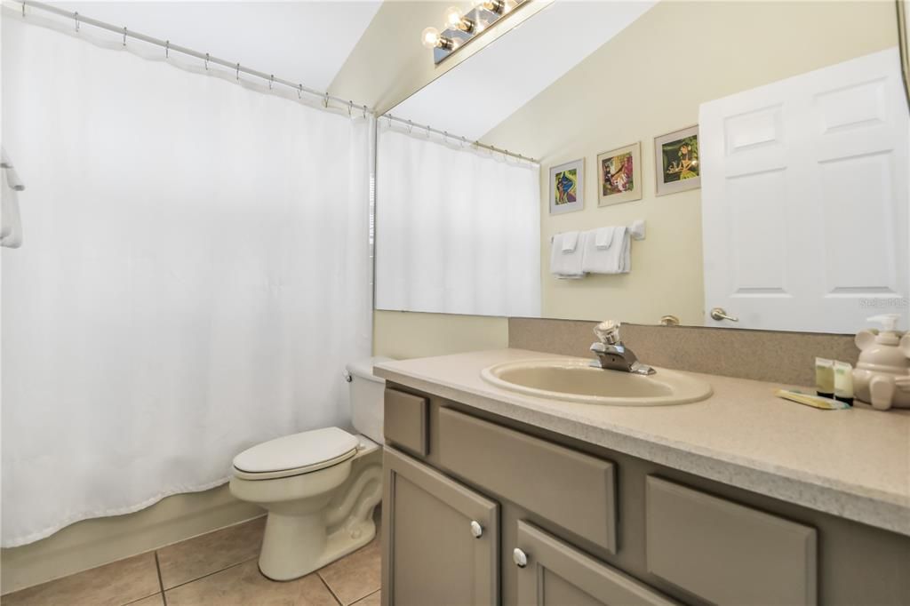 Activo con contrato: $499,900 (5 camas, 4 baños, 2136 Pies cuadrados)