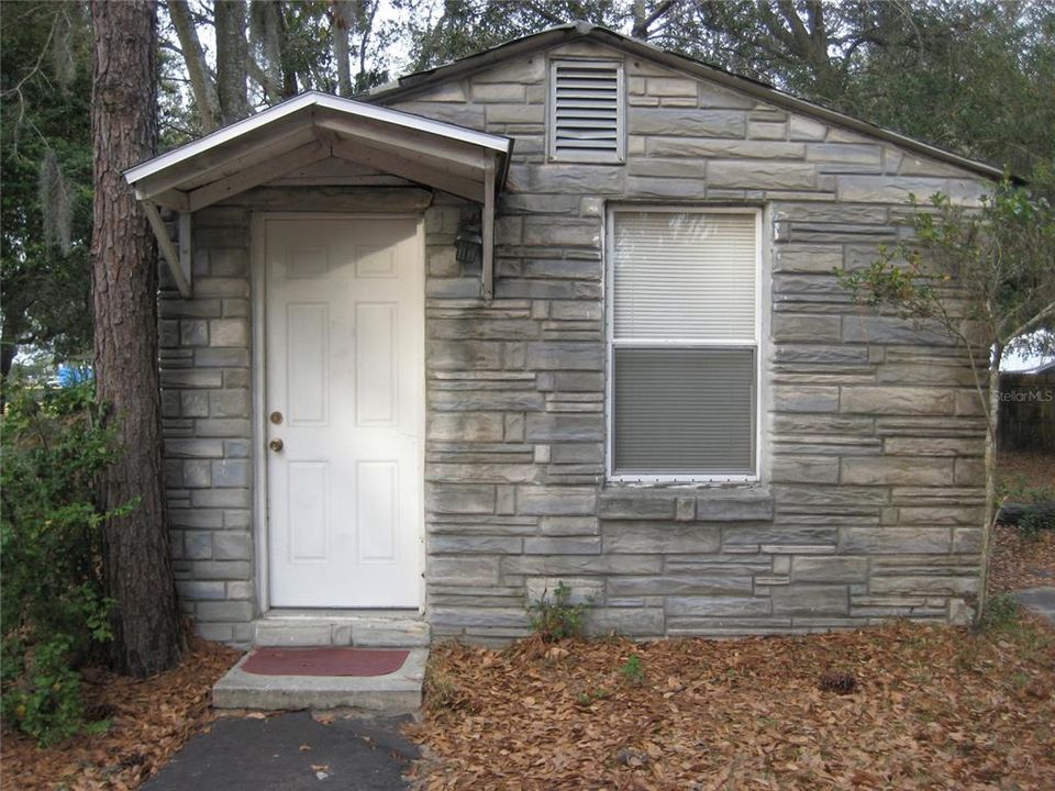 Recently Rented: $625 (1 beds, 1 baths, 150 Square Feet)