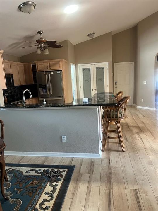 For Sale: $384,900 (3 beds, 3 baths, 2423 Square Feet)