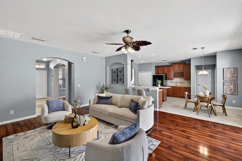 For Sale: $559,000 (5 beds, 4 baths, 3138 Square Feet)