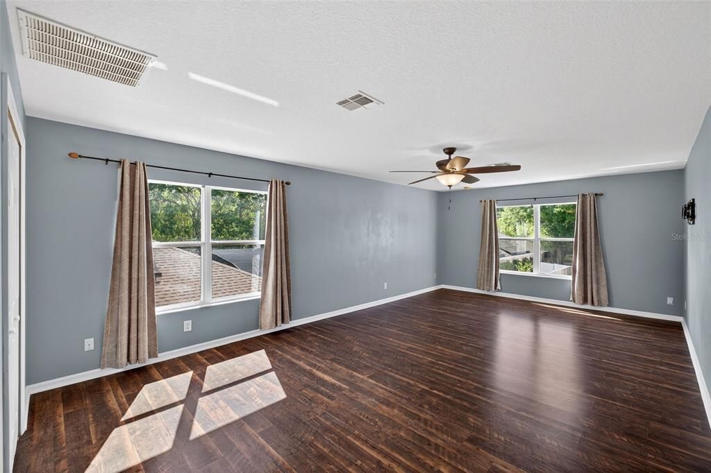 For Sale: $559,000 (5 beds, 4 baths, 3138 Square Feet)