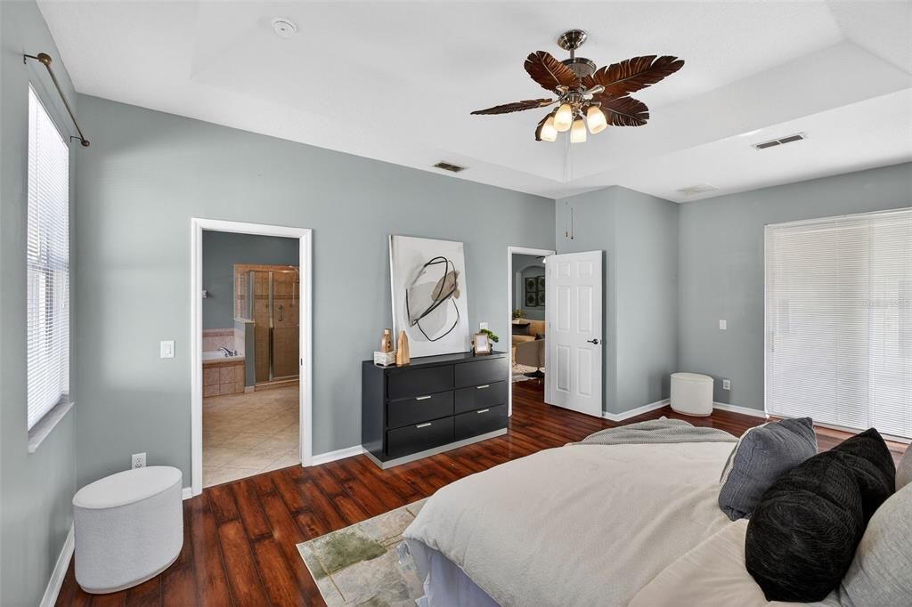 For Sale: $559,000 (5 beds, 4 baths, 3138 Square Feet)