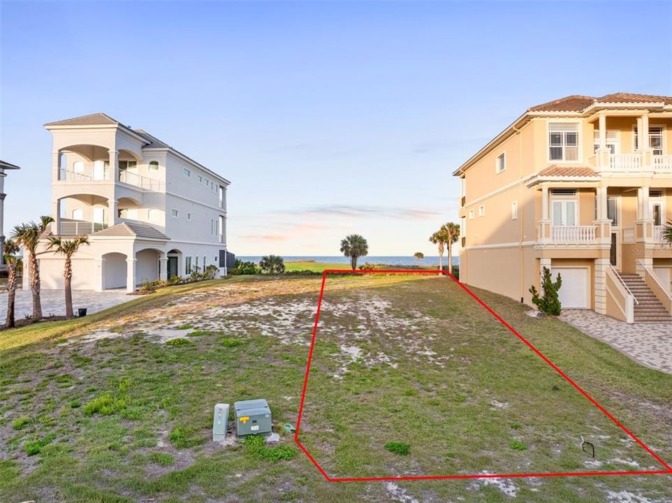 待售: $850,000 (0.17 acres)