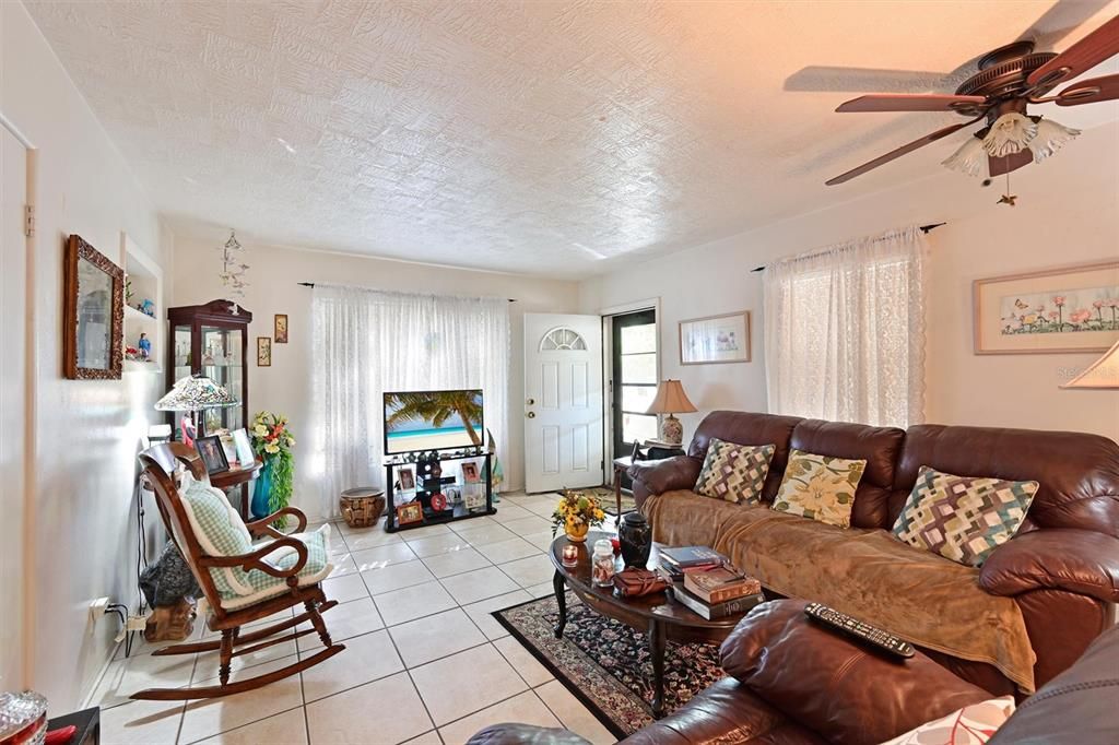 For Sale: $375,000 (3 beds, 0 baths, 1889 Square Feet)