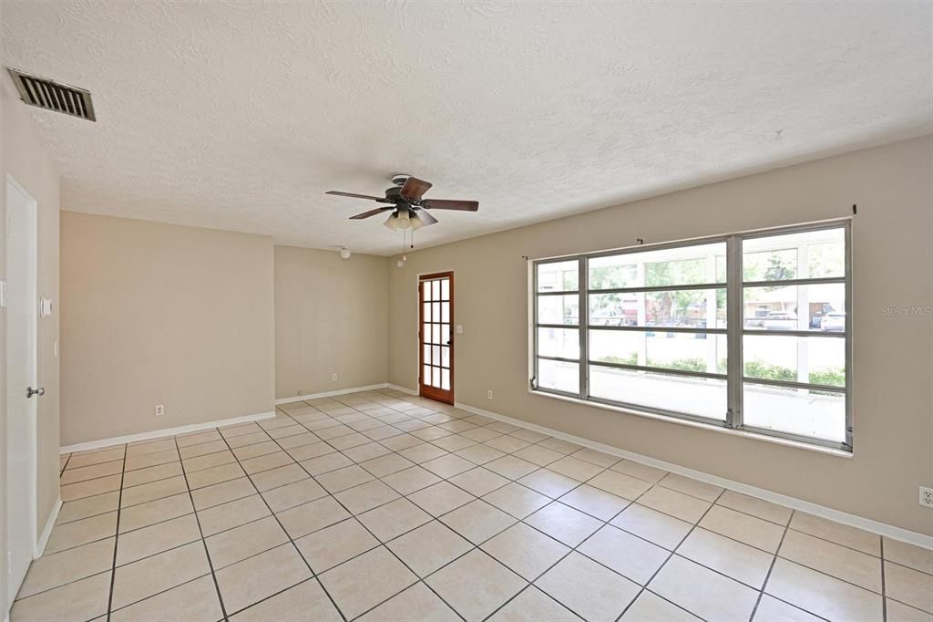 For Sale: $375,000 (3 beds, 0 baths, 1889 Square Feet)