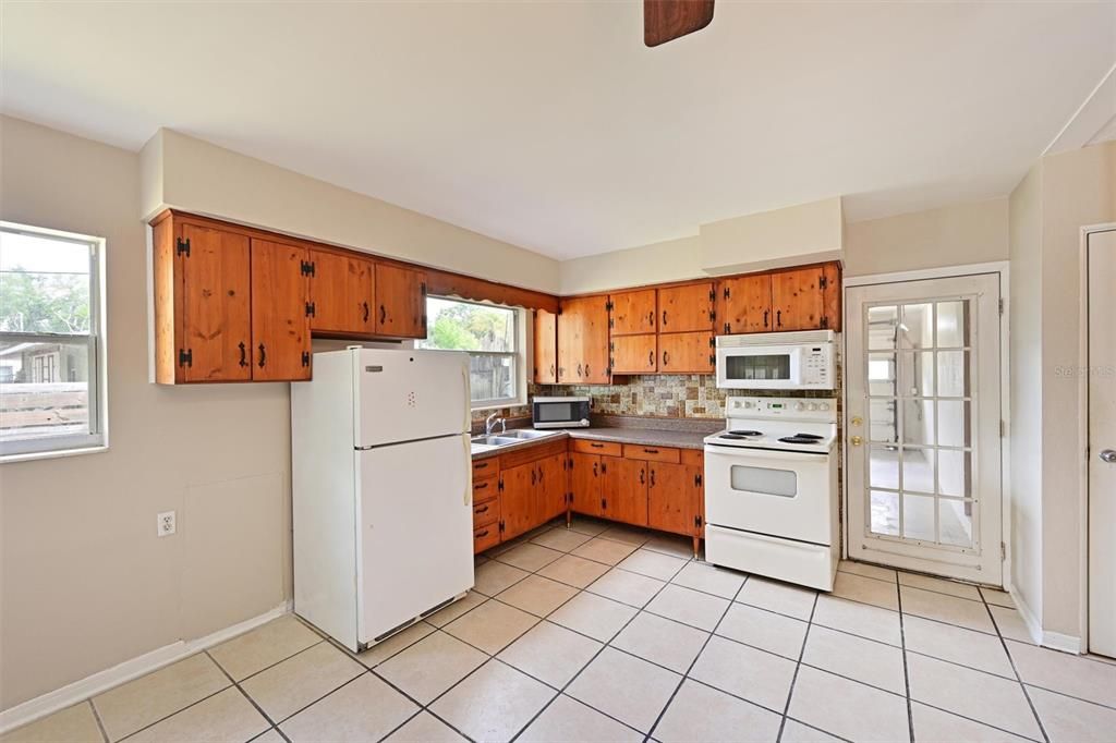 For Sale: $375,000 (3 beds, 0 baths, 1889 Square Feet)