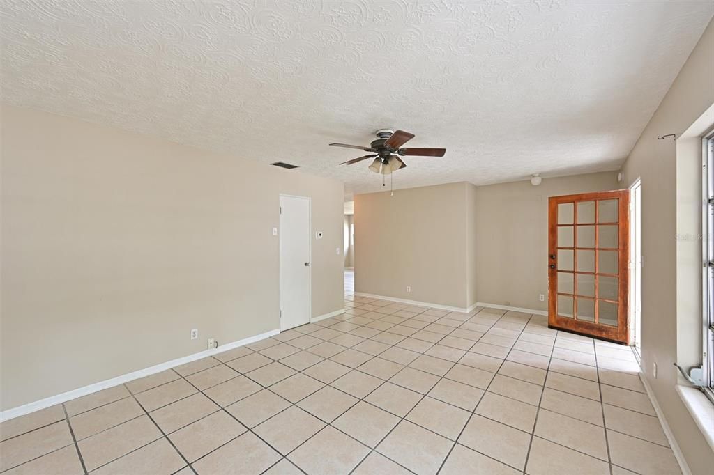 For Sale: $375,000 (3 beds, 0 baths, 1889 Square Feet)