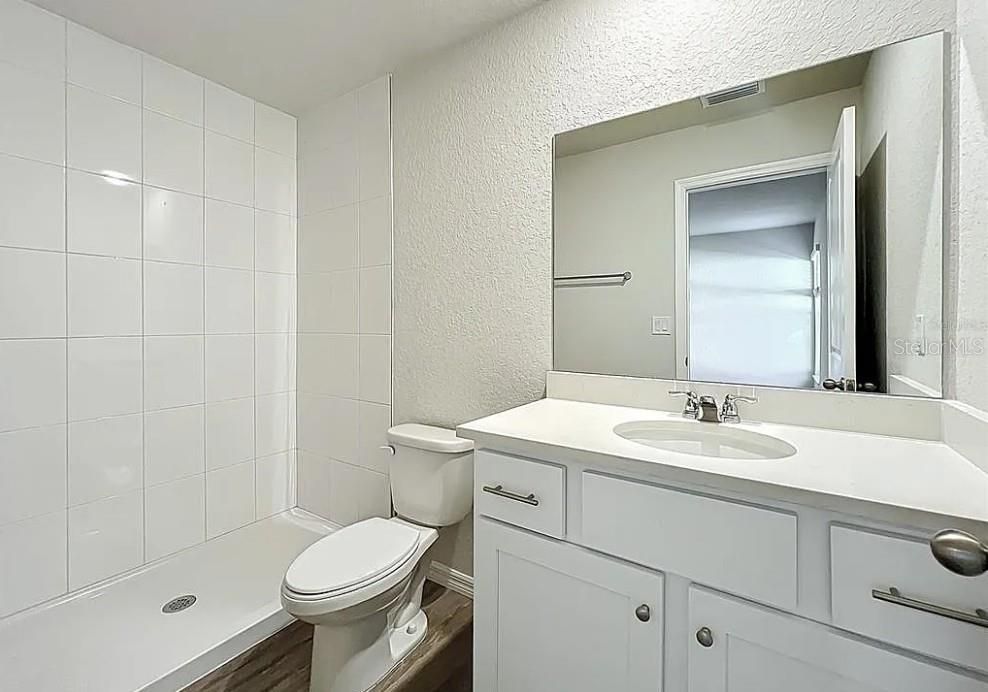 Activo con contrato: $419,900 (4 camas, 0 baños, 2104 Pies cuadrados)