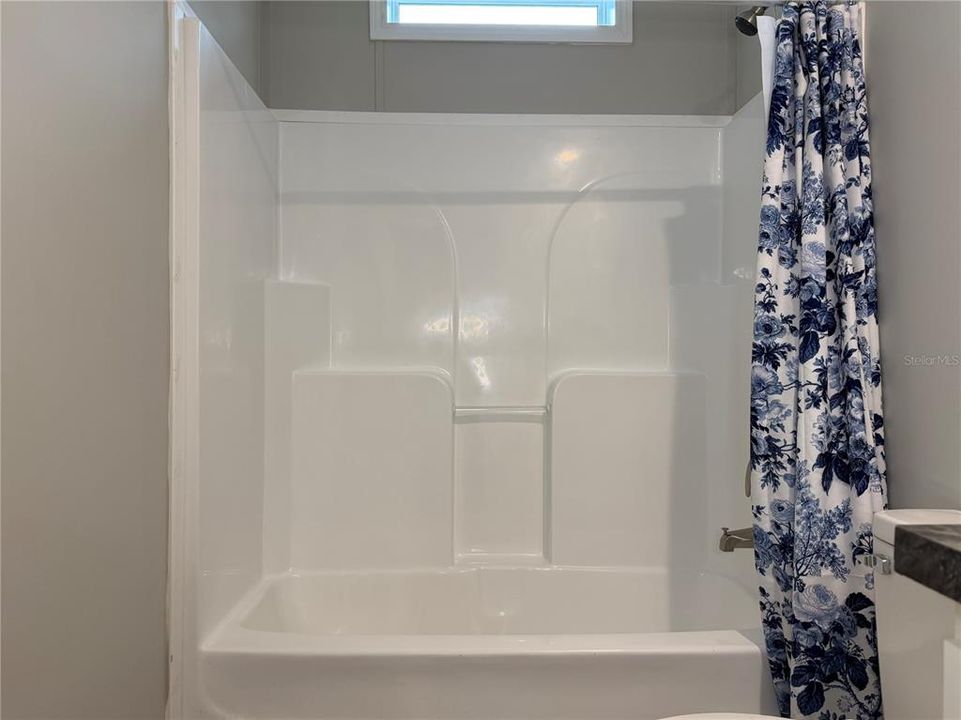 For Sale: $224,000 (3 beds, 2 baths, 1280 Square Feet)