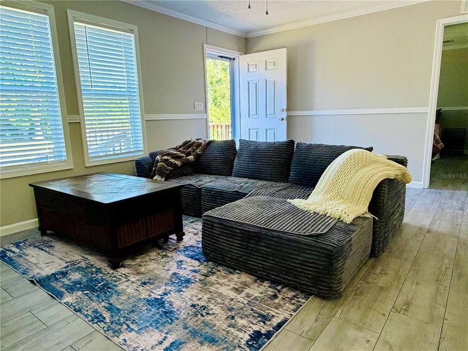 For Sale: $224,000 (3 beds, 2 baths, 1280 Square Feet)